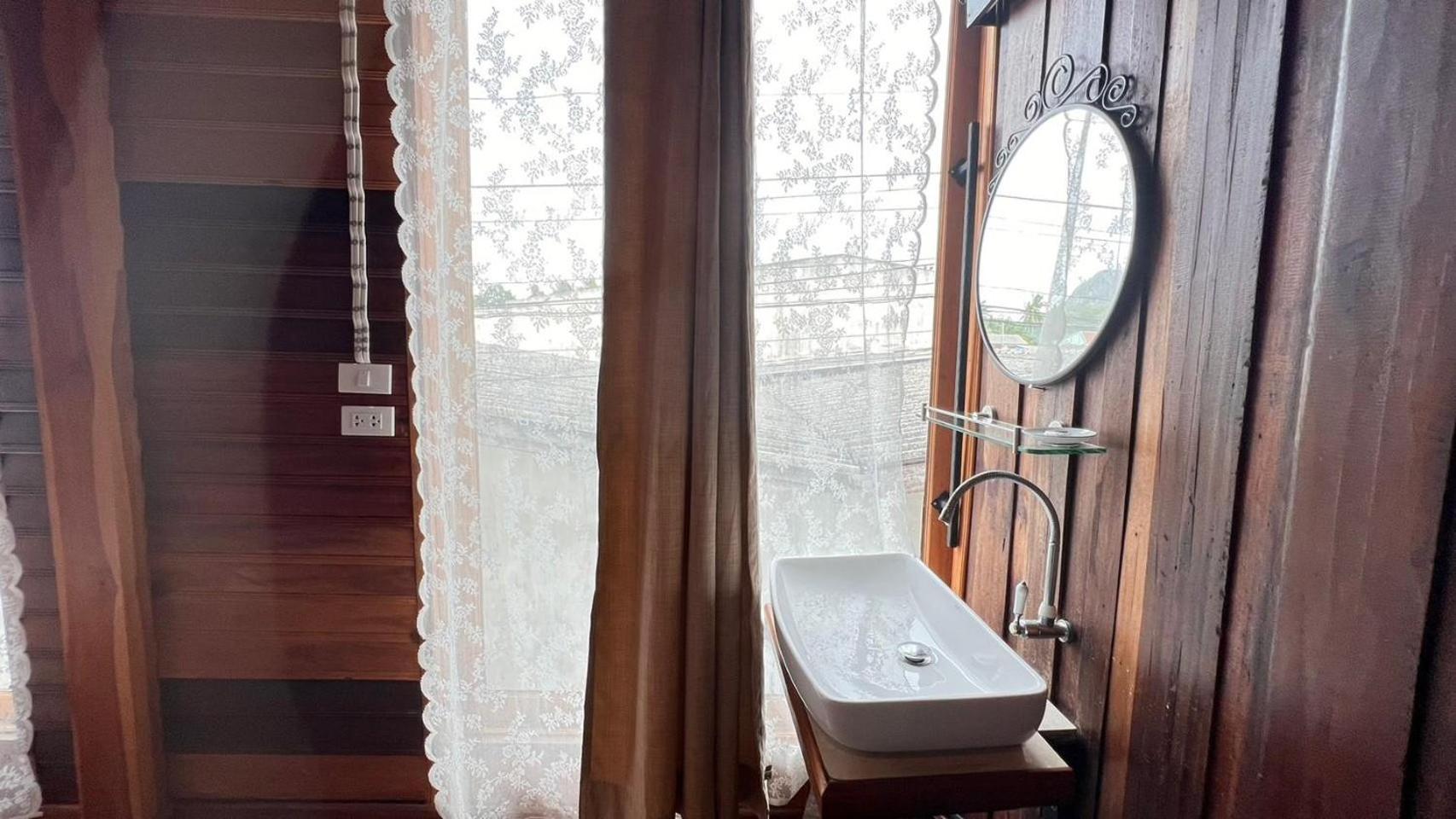 Srisanor Boutique Hotel Prachuap Khiri Khan Ngoại thất bức ảnh